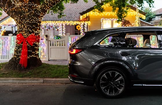 TOURING MELBOURNE’S CHRISTMAS LIGHTS IN THE CX-90